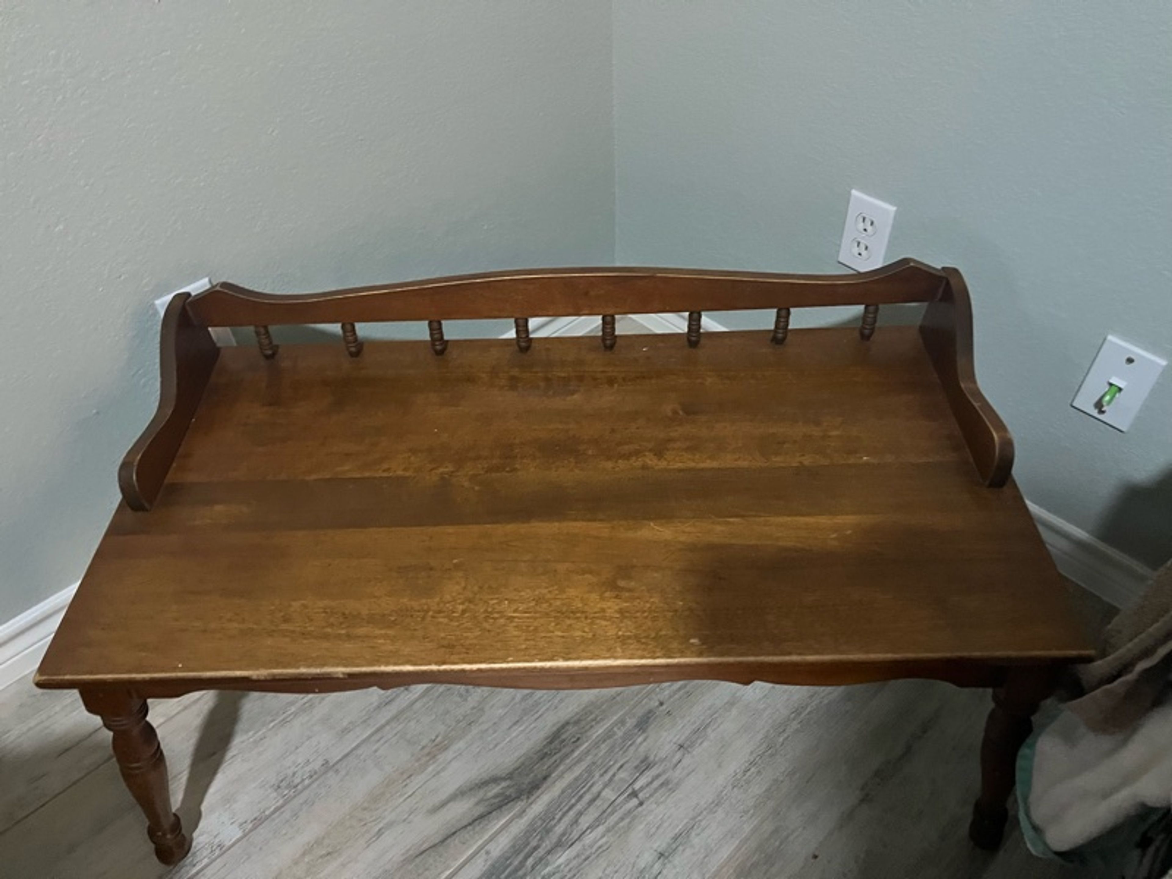 Ethan Allen Baumritter Heirloom Nutmeg Maple Coffee Table