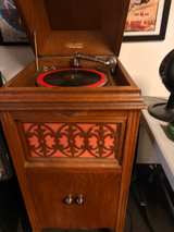 Silvertone Oak Antique Wind-Up Phonograph Record Player - Image 3