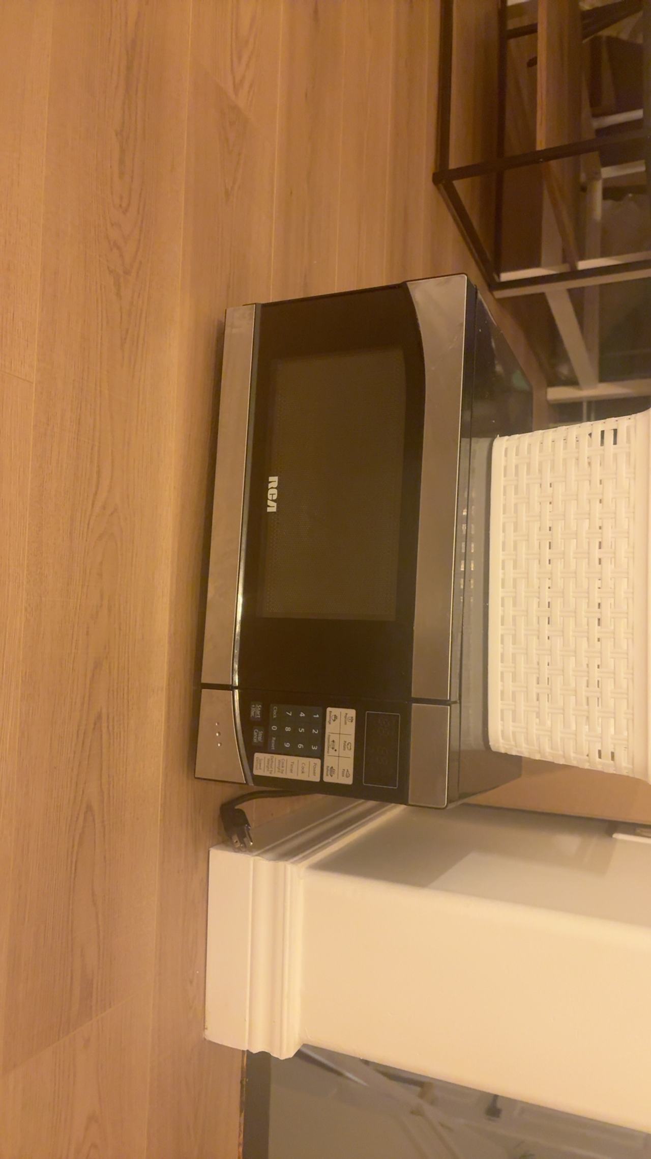 RCA Stainless Steel Countertop Microwave