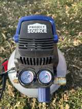 Project Source 3-Gallon Portable Electric 110 PSI Pancake Air Compressor - Image 3