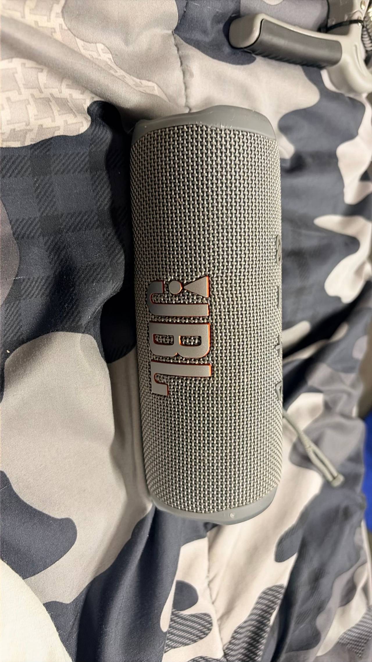 JBL Flip 6 Portable Bluetooth Speaker