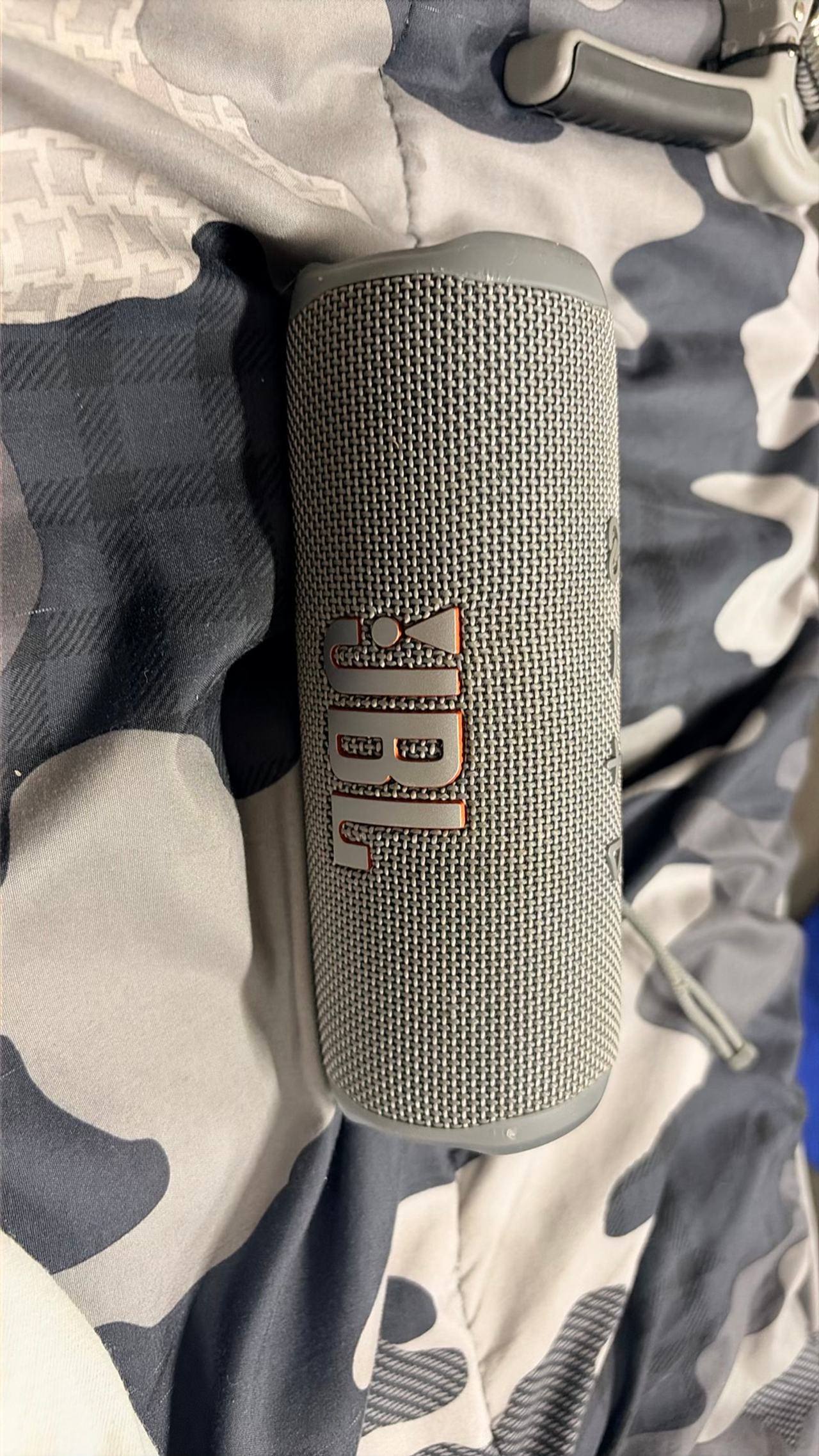 JBL Flip 6 Portable Bluetooth Speaker