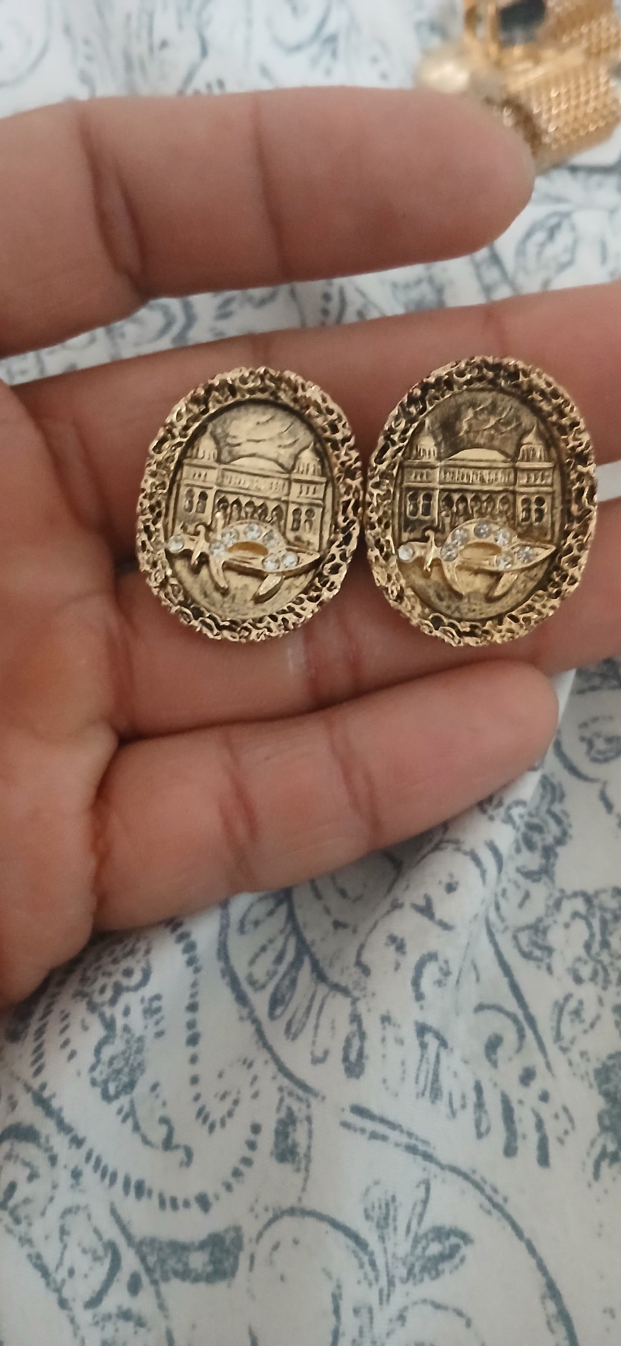 Vintage Gold Tone Middle Eastern Motif Clip-On Earrings