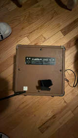Squier SP-10 Guitar Combo Amp - Image 2
