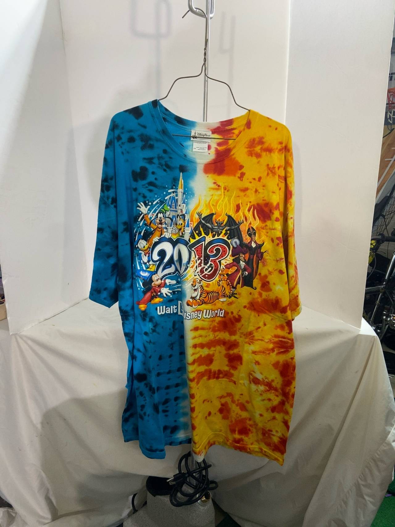Disney Walt Disney World 2013 Good vs Evil Tie Dye T-Shirt