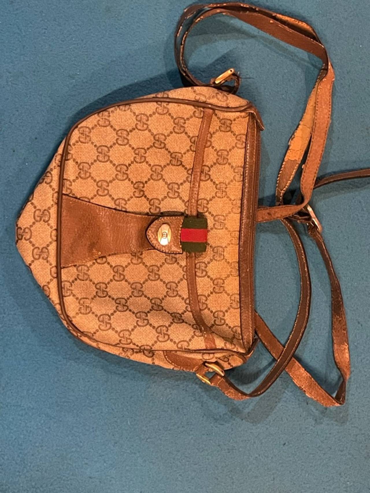 Gucci GG Supreme Sherry Line Shoulder Bag Beige Gold Red
