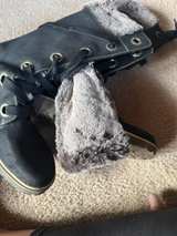 Timberland Boots ladies, size 8.5 boots with the fur perfect for back to school - Image 4