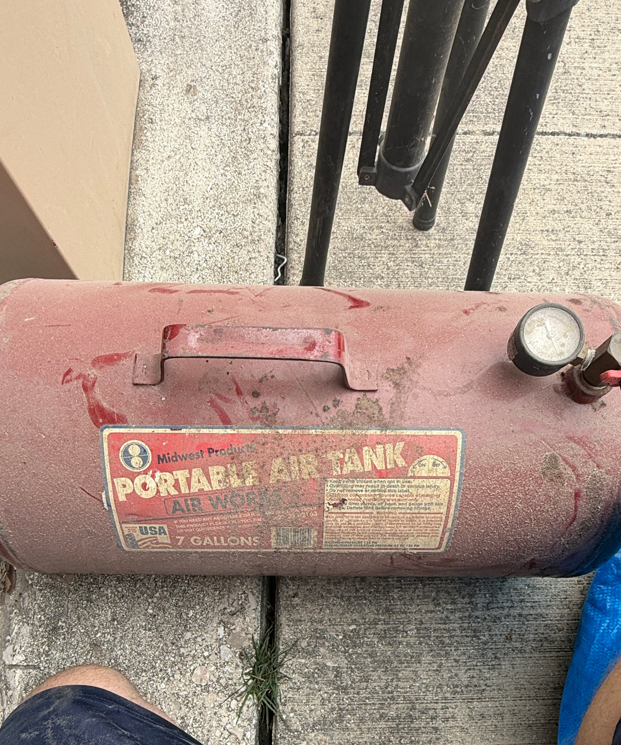 Midwest Products Air Works 7 Gallon Portable Air Tank