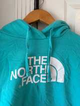 The North Face Women's Teal Blue Hoodie Large - Image 6