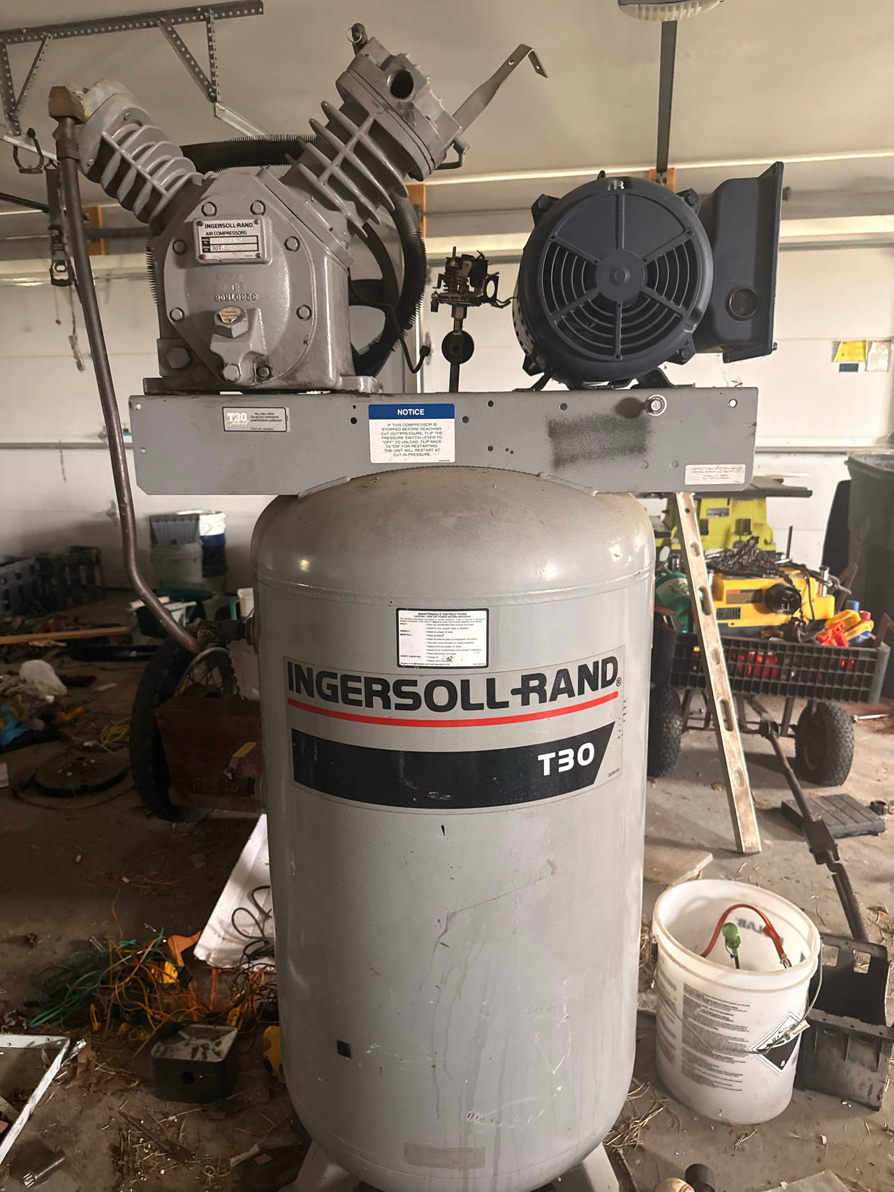 Ingersoll Rand T30 Air Compressor