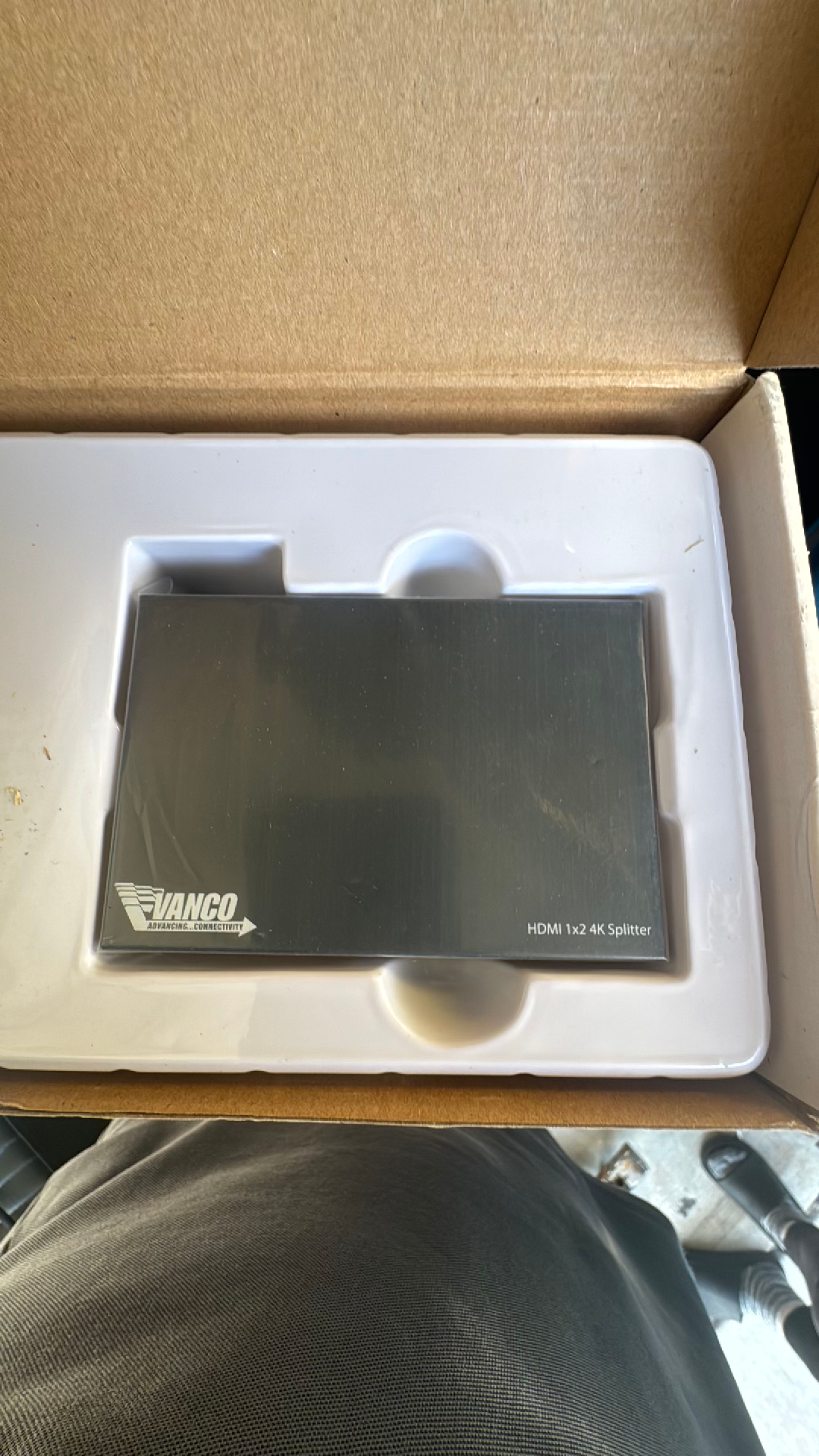 Vanco 280702 HDMI 1x2 4K2K Splitter - Image 2