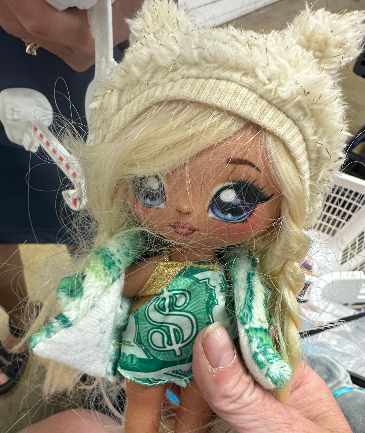 Na! Na! Na! Surprise Bebe Groovy Doll