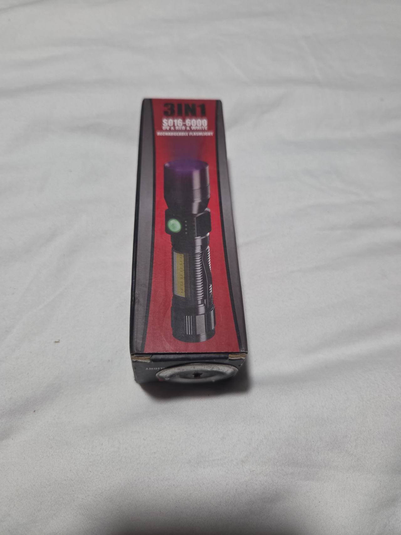 S016-6000 3-in-1 UV, Red & White Rechargeable Flashlight