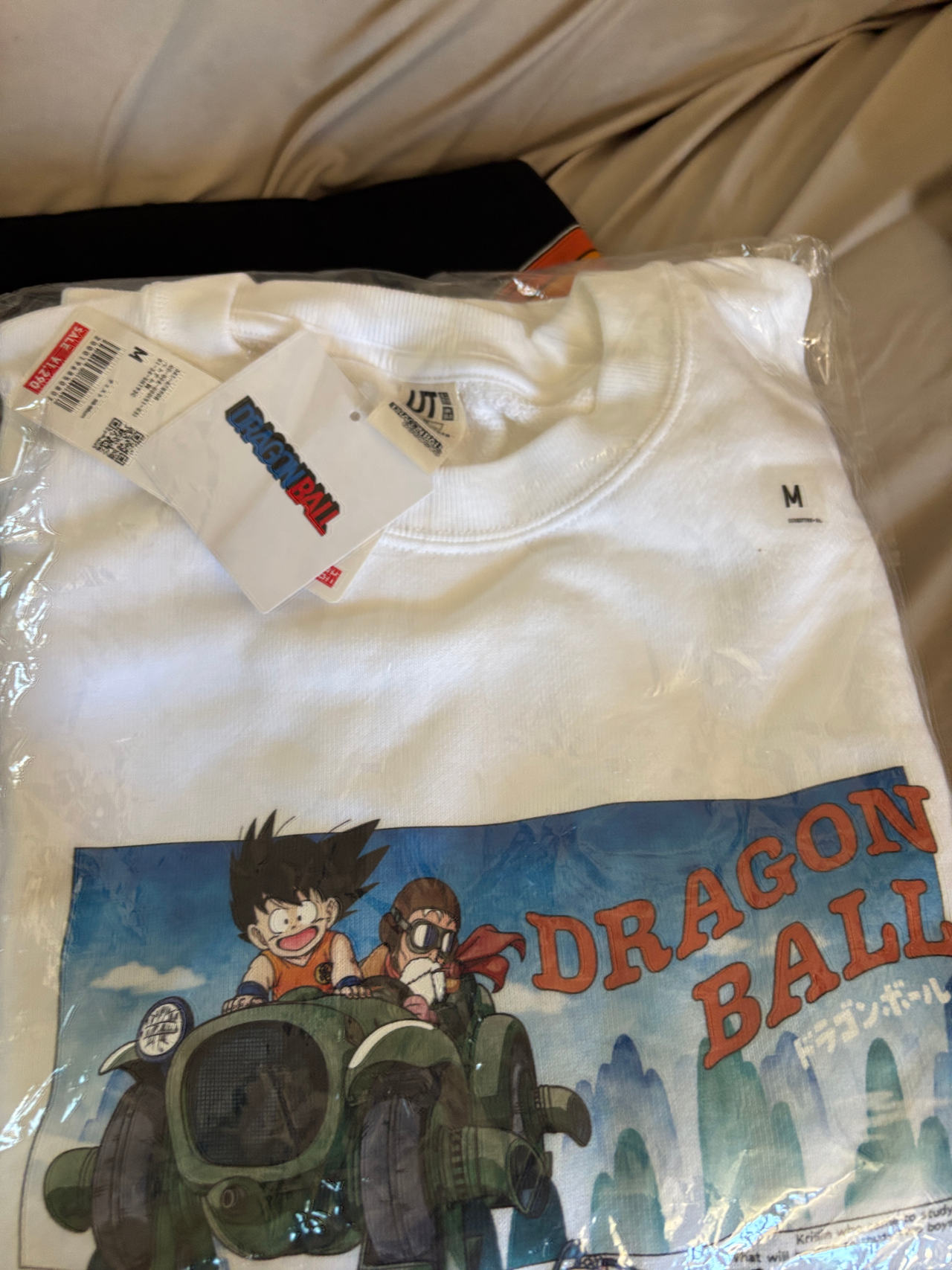 Uniqlo UT Dragon Ball Graphic Crew Neck Sweater Size Med. White 