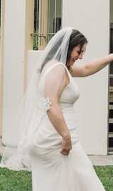 Lace Edge Bridal Veil with Comb - Image 2