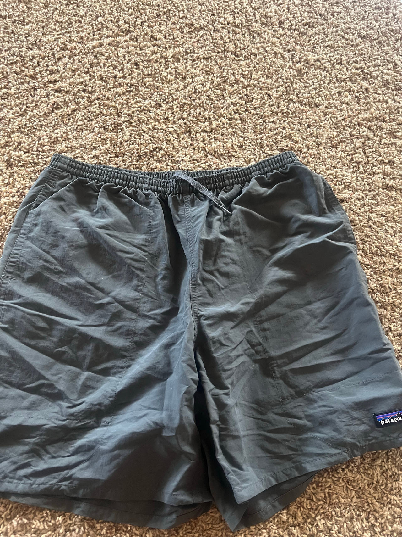 Patagonia Men's Baggies Shorts 5" gray great condition Large