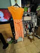Matching family of five outfits - Image 4