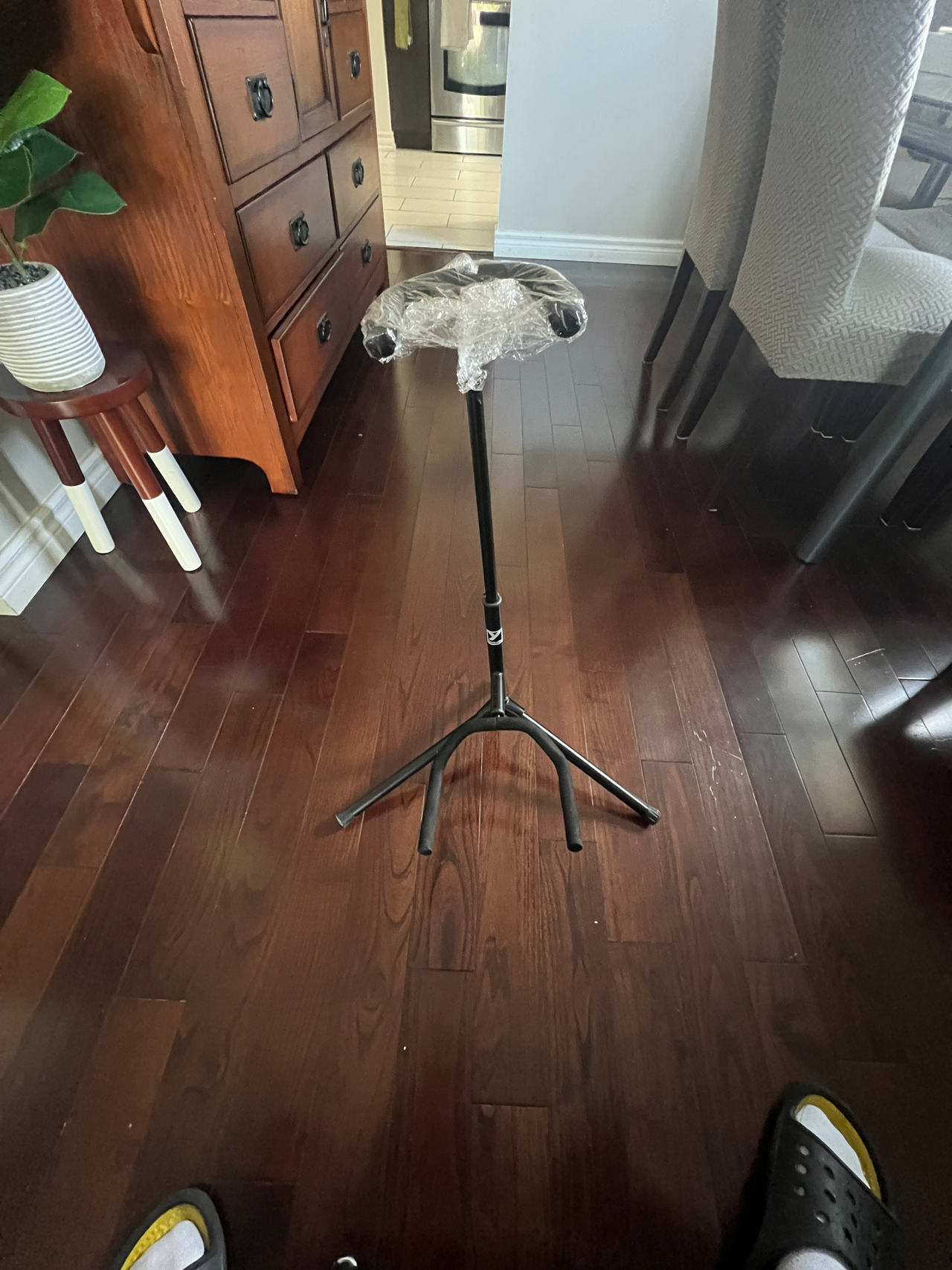 Acoustic Guitar Stand
