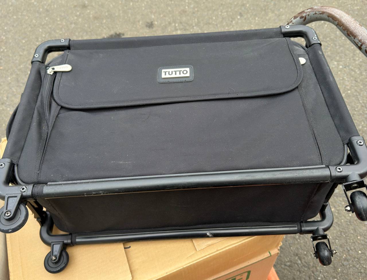 Tutto Machine Case on Wheels