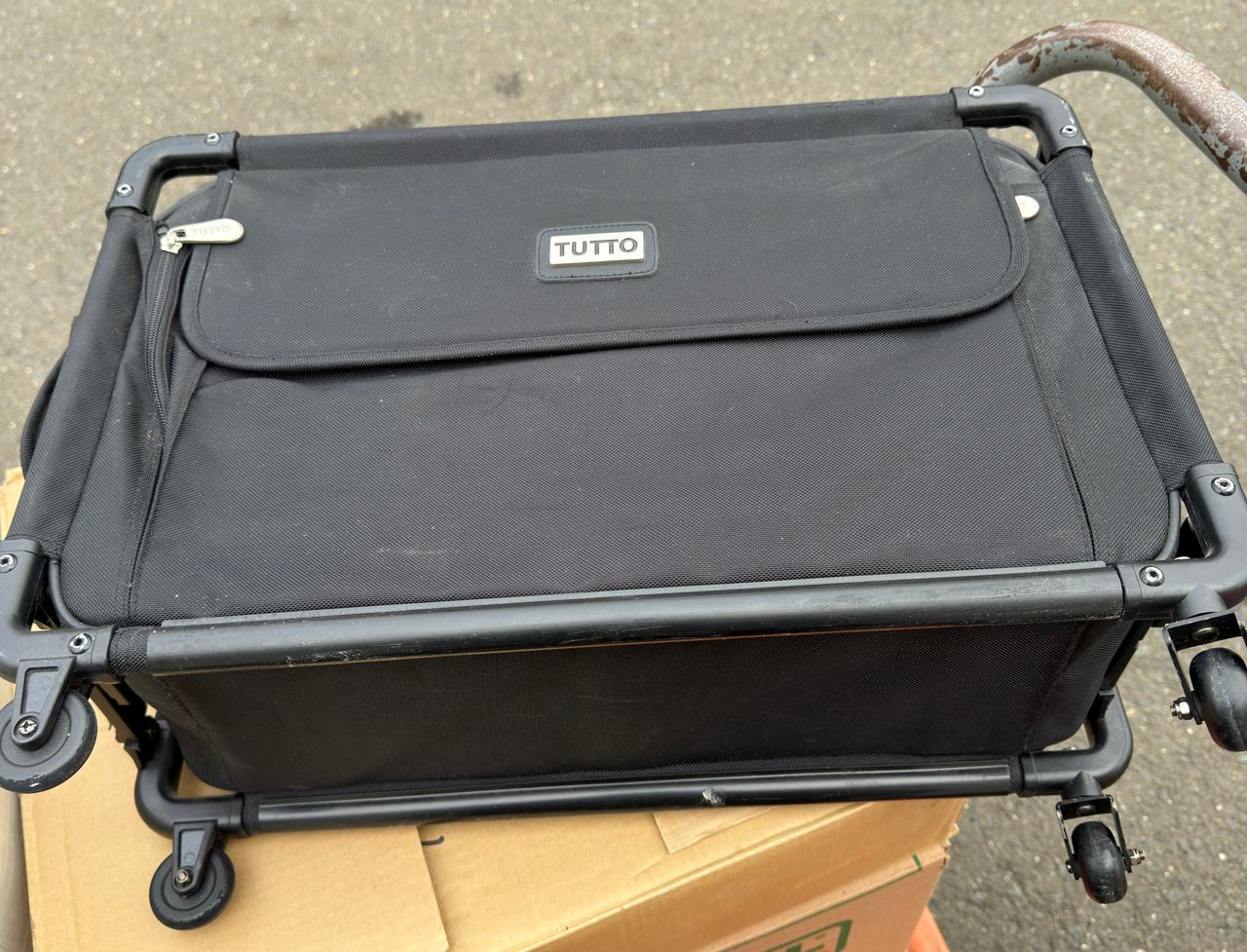 Tutto Machine Case on Wheels