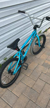 Mongoose Legion L20 BMX Bike - Image 3