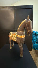 Vintage Hand-Carved Wooden Horse Sculpture with Brass & Copper Inlay - Image 5