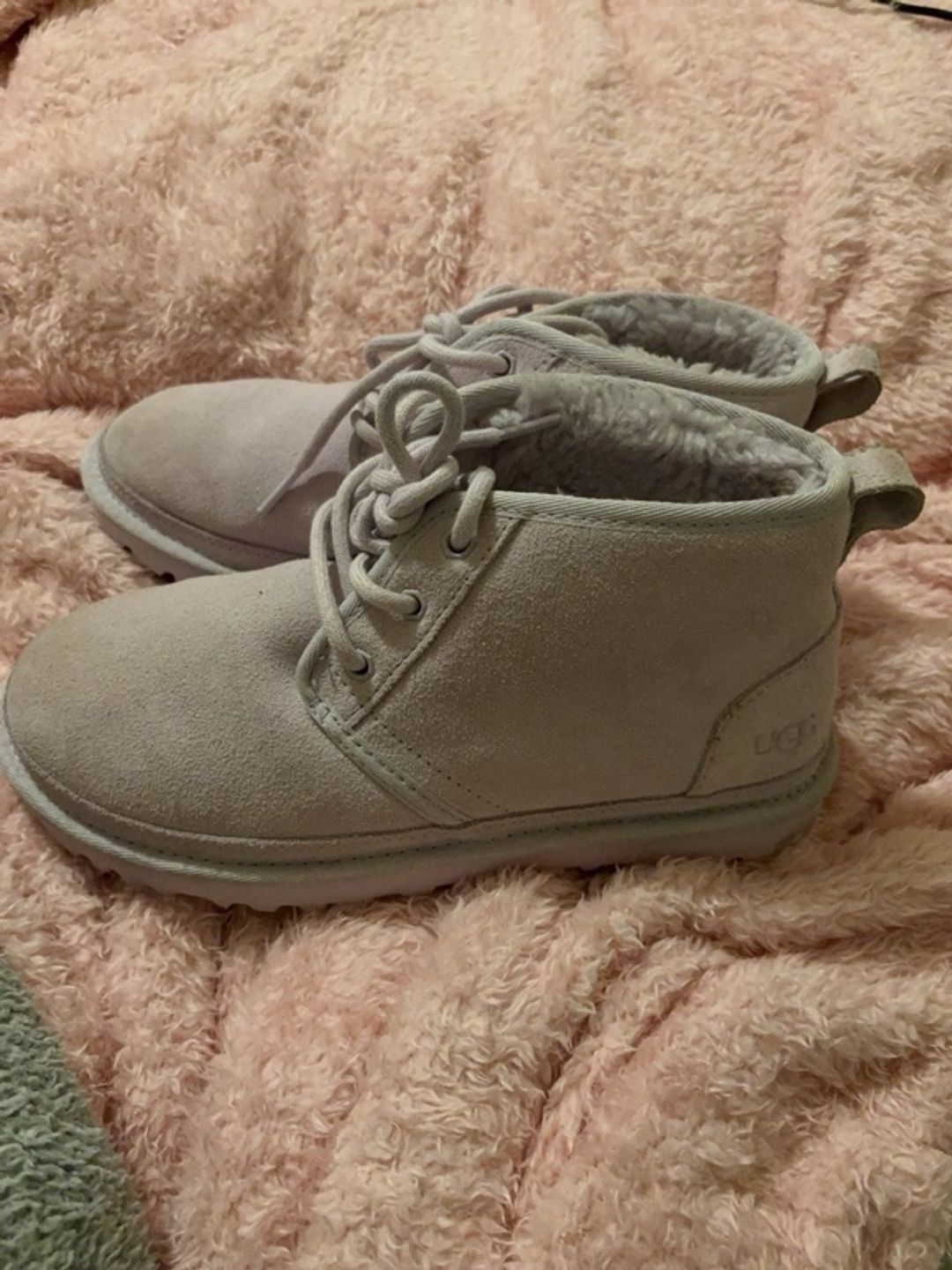 UGG Neumel Men's White Leather Chukka Boots