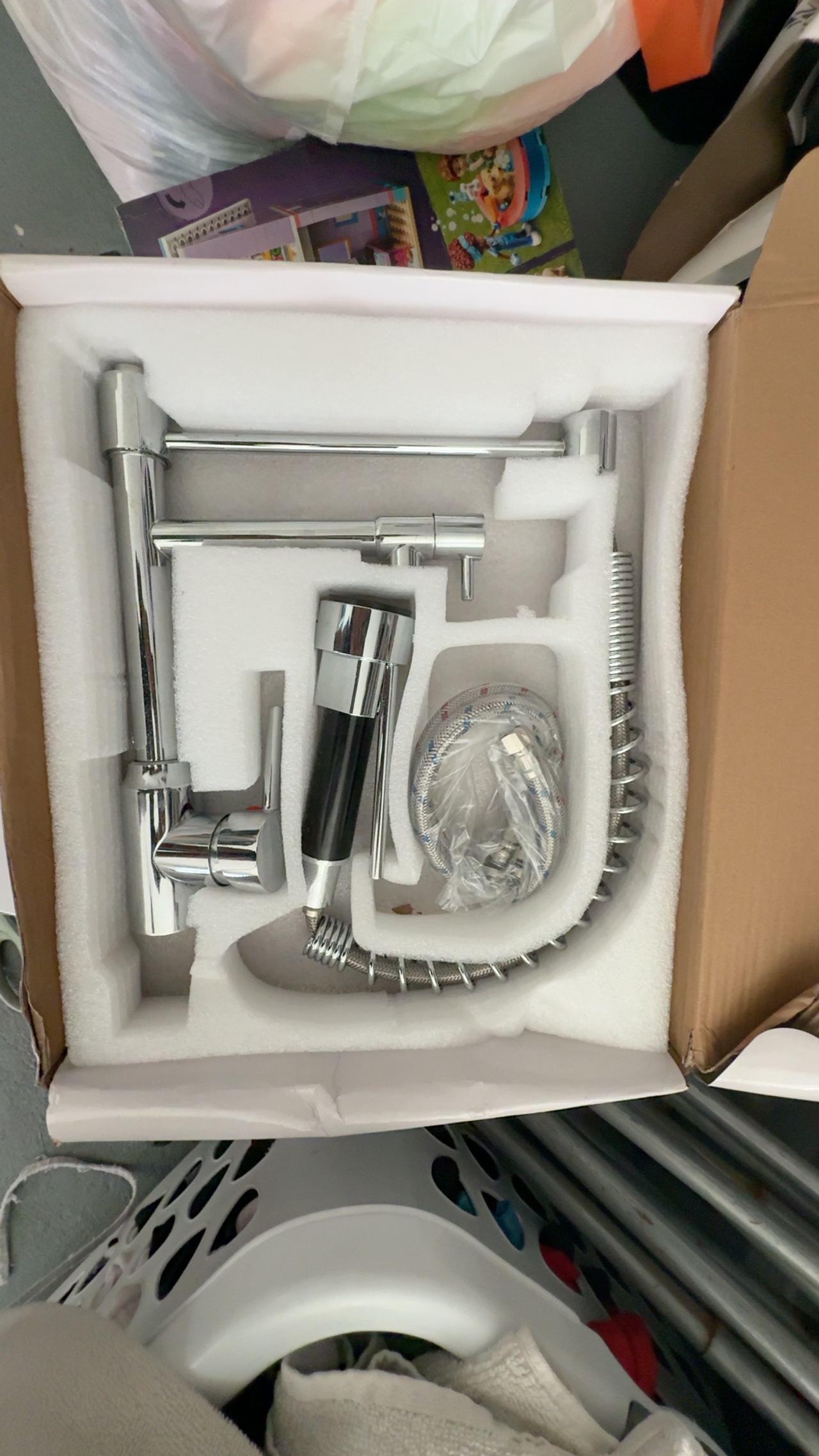 Pull-Out Kitchen Faucet Chrome Sprayer