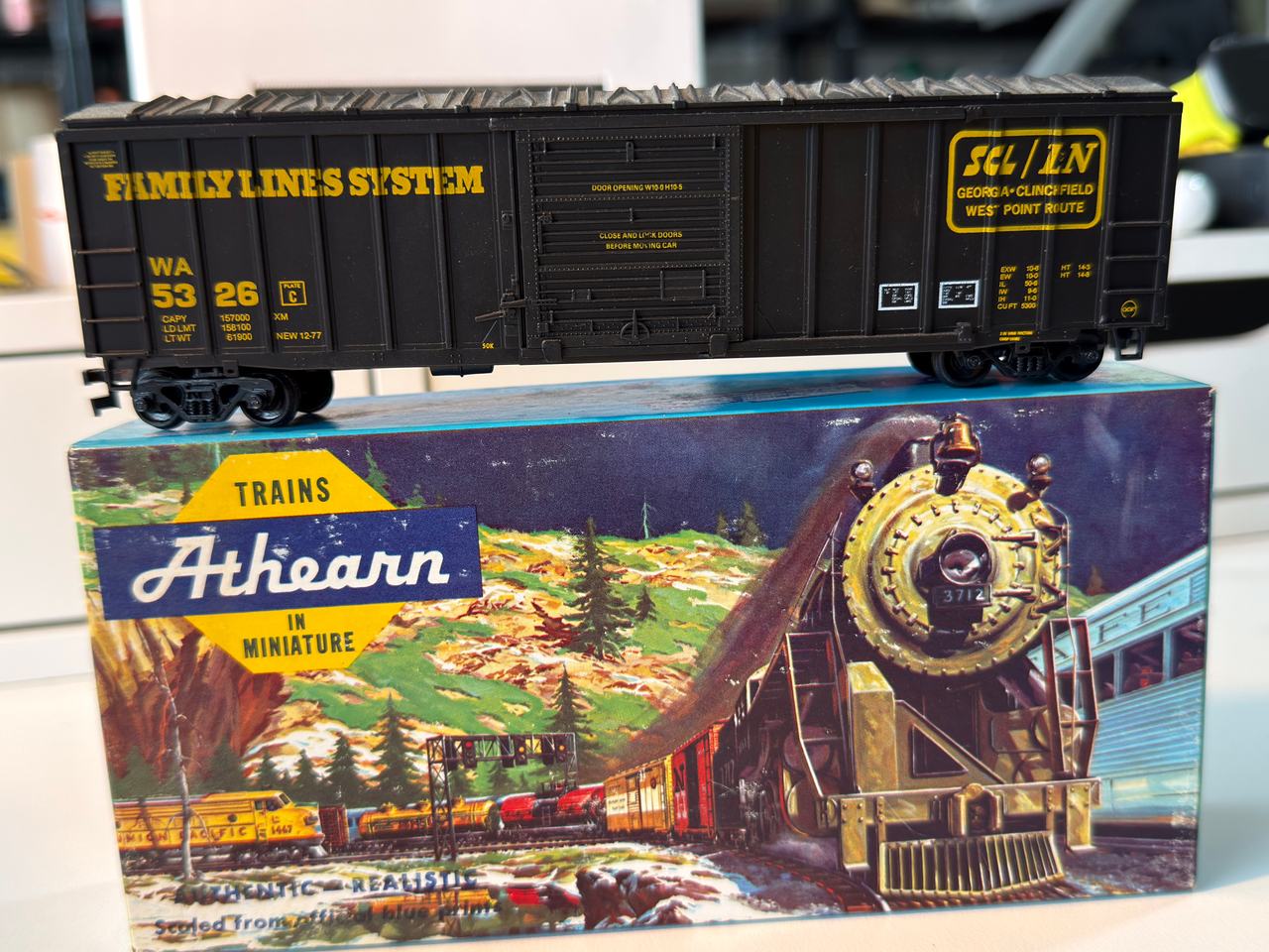 Athearn HO Scale Family Lines System Boxcar WA 5326