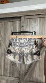 Fade to Blue Parkside Shorts Southwestern Print size 27 Aztec - Image 4