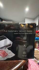NEW Toyuugo Vacuum Sealer Machine with Starter Kit and Extra Rolls - Image 3