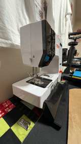 VEVOR Portable Sewing Machine 12 Stitches - Image 3