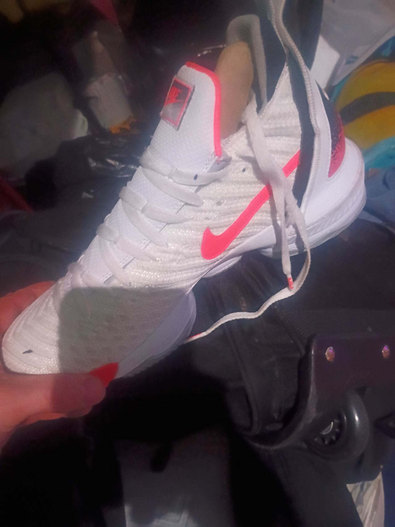 Nike LeBron 16 Low White Solar Red