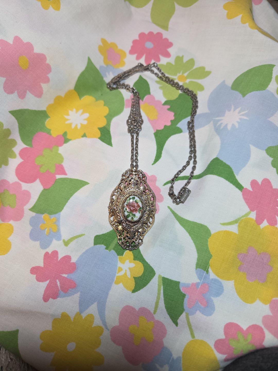 1928 Jewelry Victorian Rose Filigree Necklace
