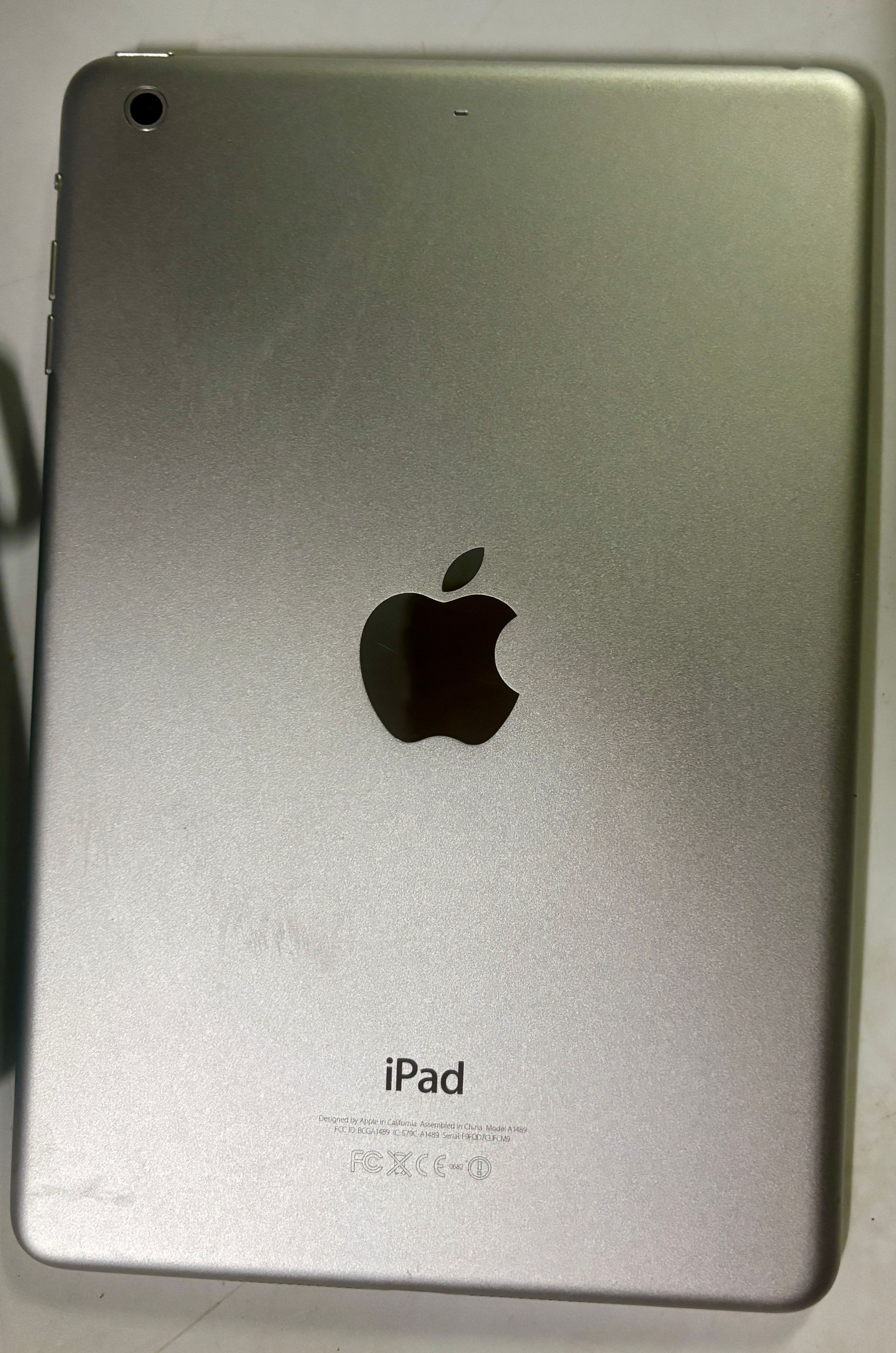 Apple iPad Mini 2 + AC Adapter + Charging Cable + Cute Protective Case - Image 2