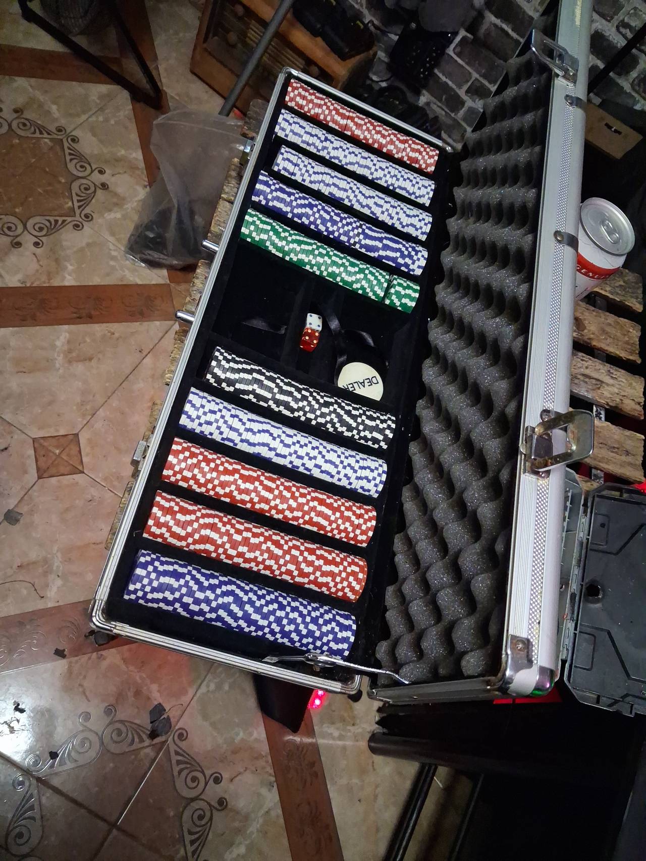 500 Piece Poker Chip Set in Aluminum Case