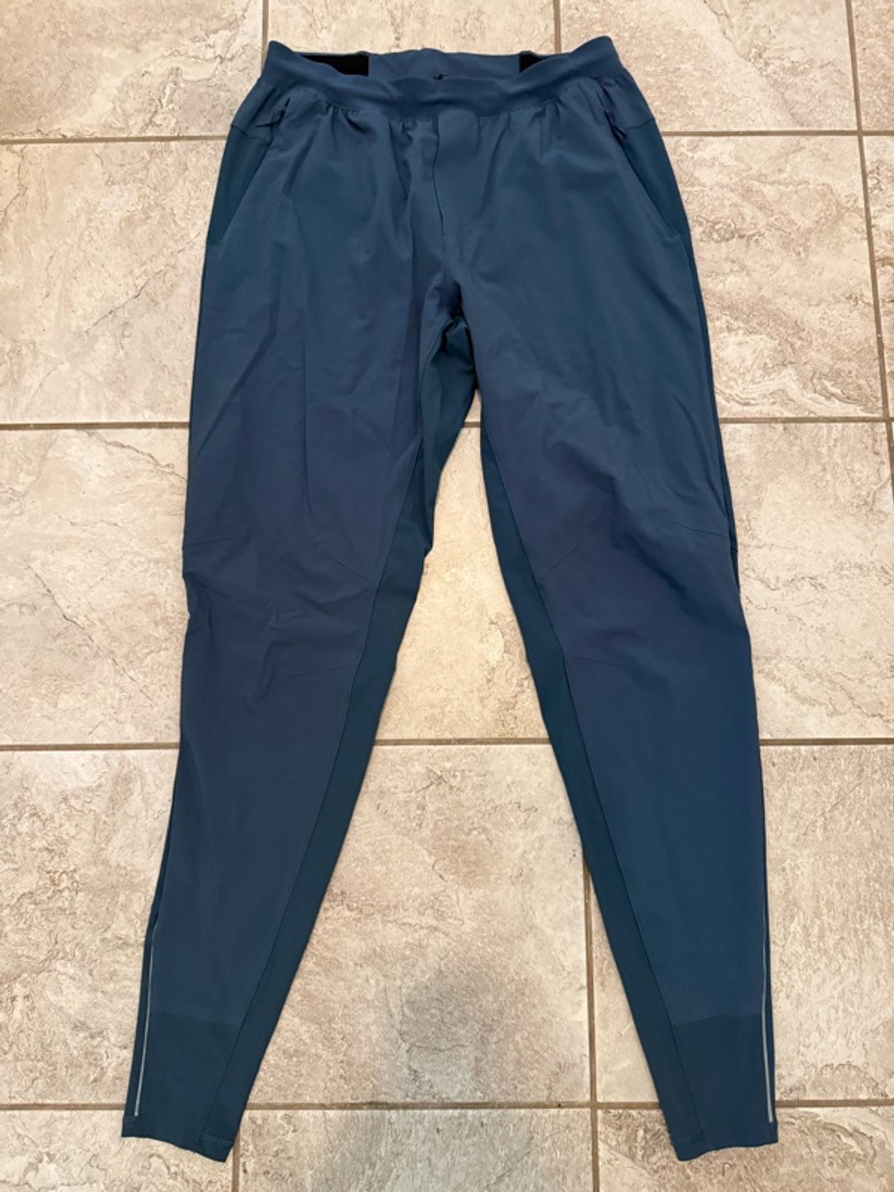 Lululemon Men's Surge Hybrid Pant Blue Joggers
