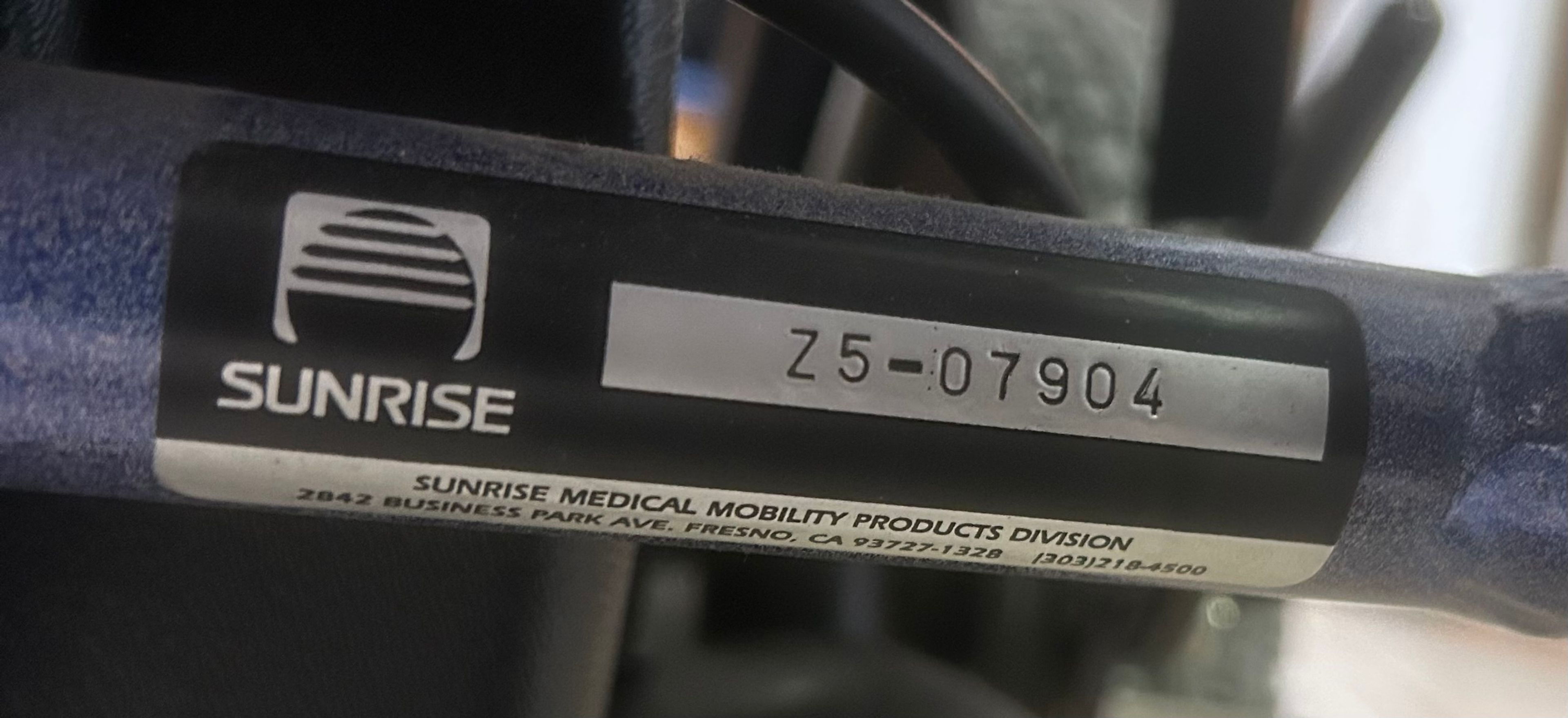 Quickie Z 500 Zero Gravity Adolescent Power Wheelchair - Image 2