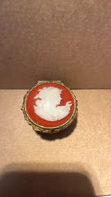 Cameo Brooch - Image 4
