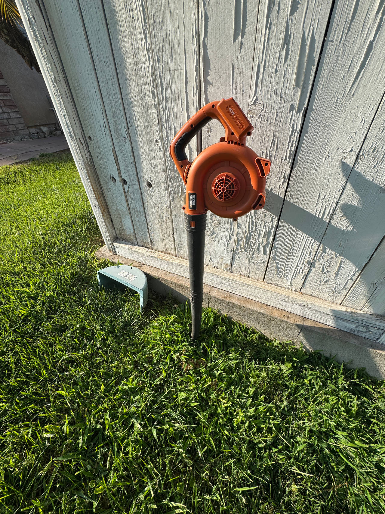Black+Decker Cordless Leaf Blower