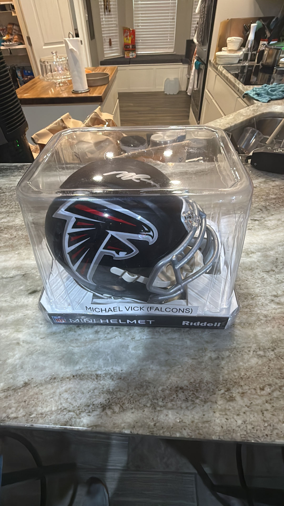 Riddell Michael Vick Autographed Atlanta Falcons Mini Helmet