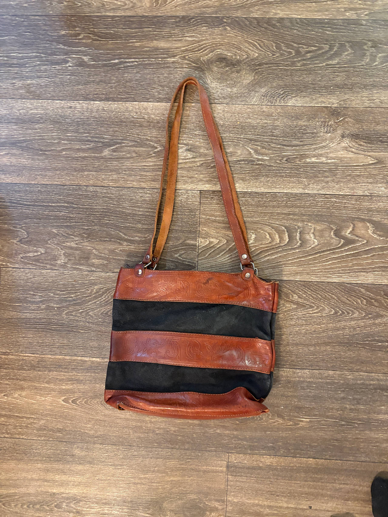Vintage Genuine Leather Shoulder bag in great condition 