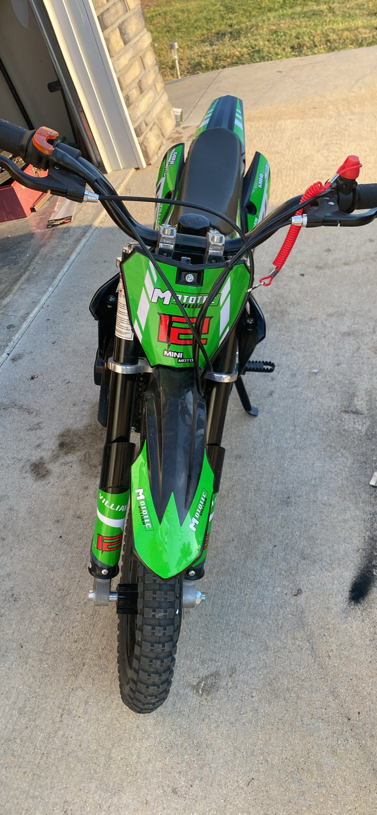 MotoTec 125cc Dirt Bike