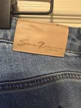 Seven7 Women's Size 18W Light Wash Relaxed Straight Jeans - Image 4