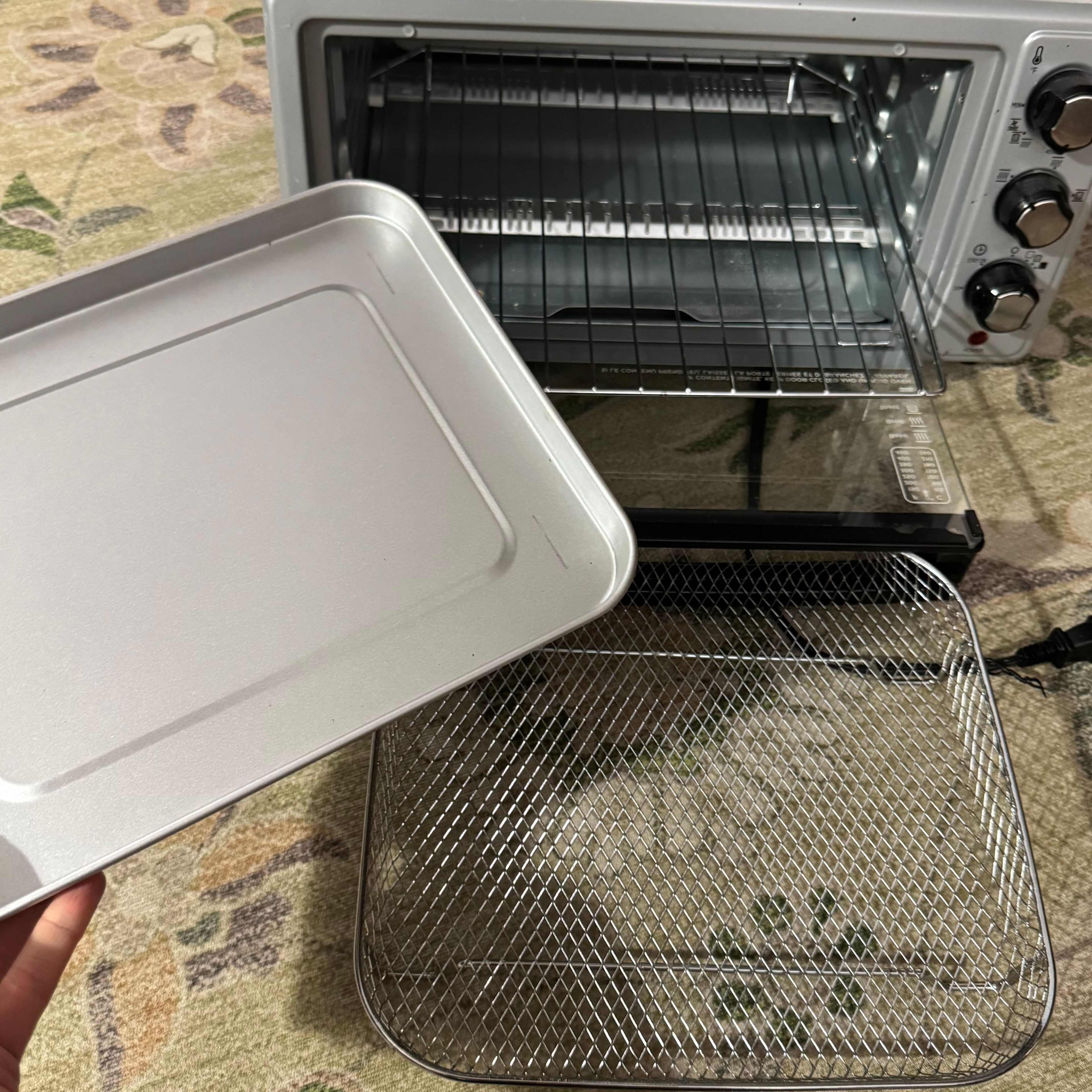 Hamilton Beach Sure-Crisp Air Fry Toaster Oven - Image 2