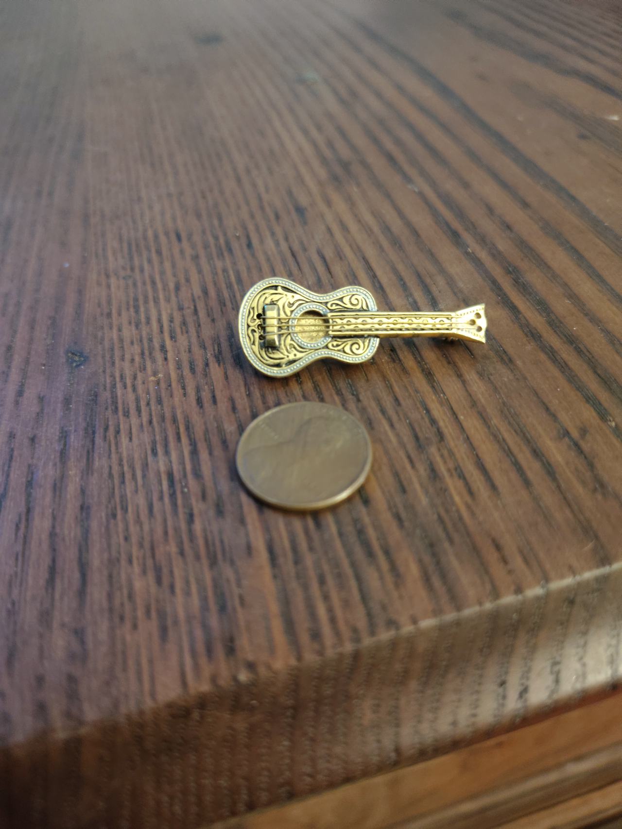 Vintage Gold Tone Acoustic Guitar Pin Brooch