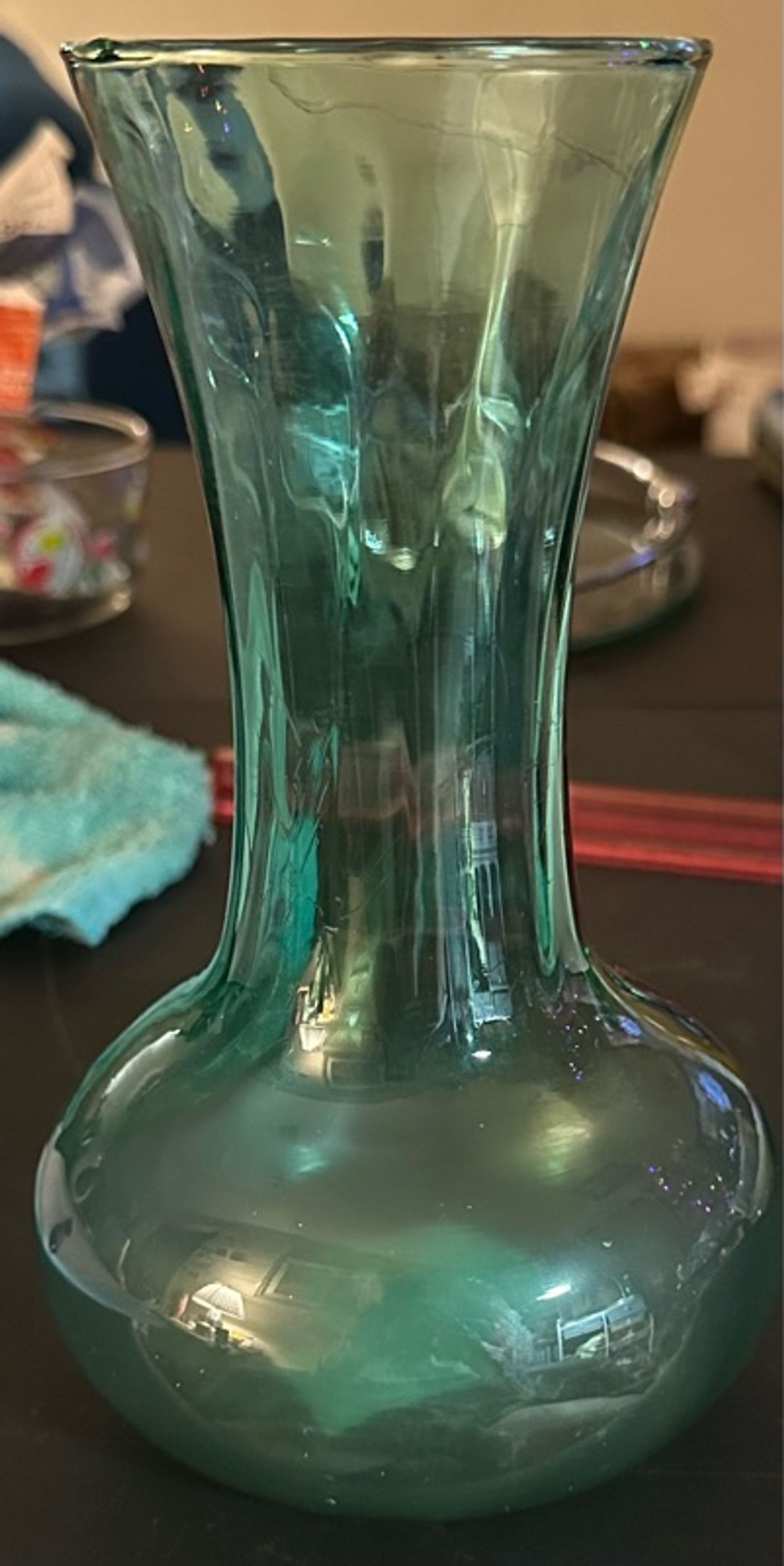 Vintage Indiana Glass  7 7/8” Turquoise/ Green SWIRL VASE Excellent Condition