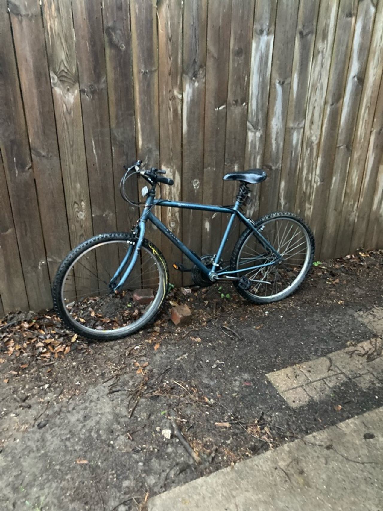 Sportful Mountain Bike Medium with Kickstand and Bottle Cage