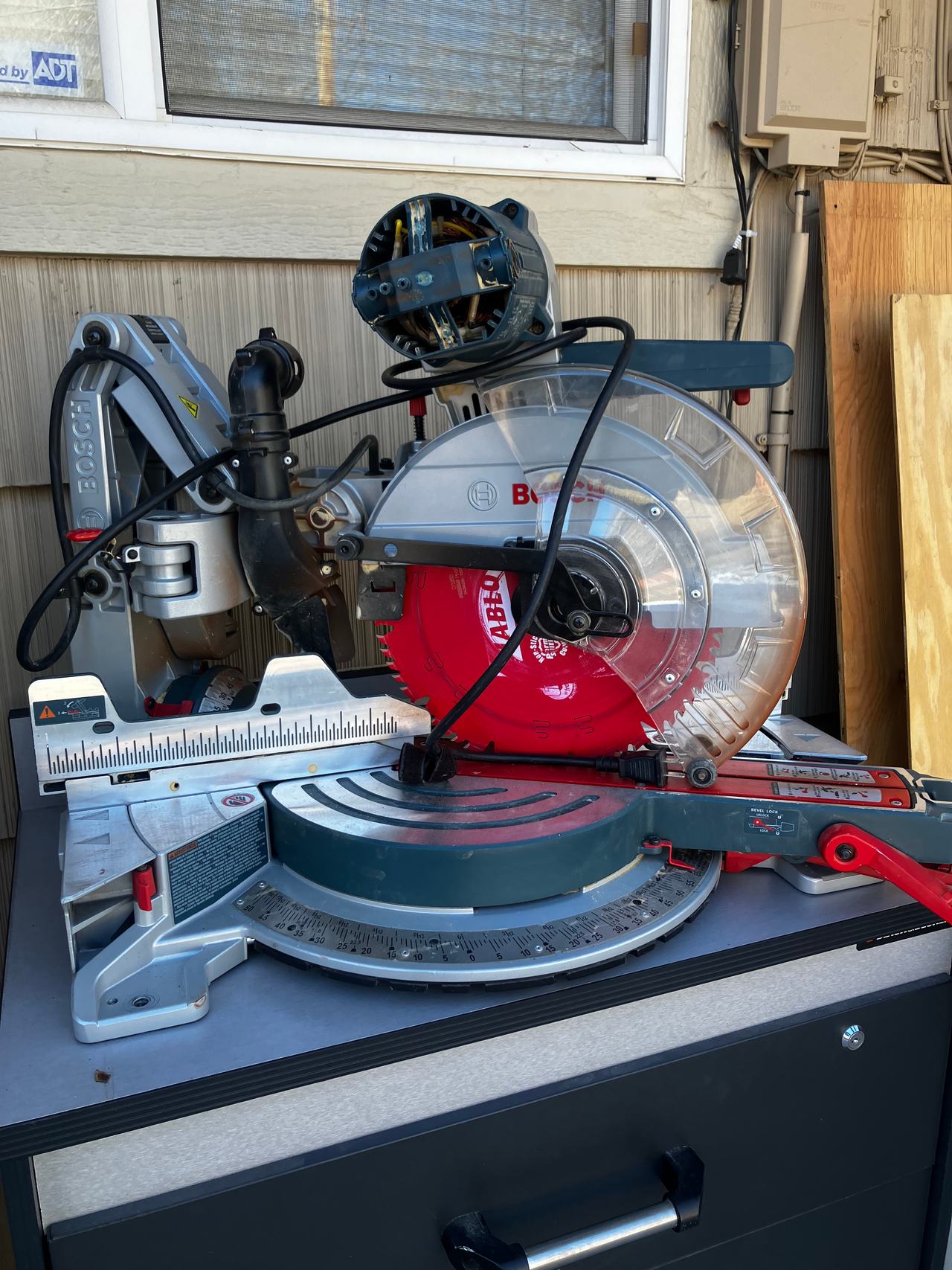 Bosch 12" Dual-Bevel Sliding Miter Saw