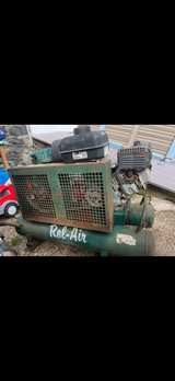 Rol-Air Gas Powered Twin Tank Air Compressor - Image 2